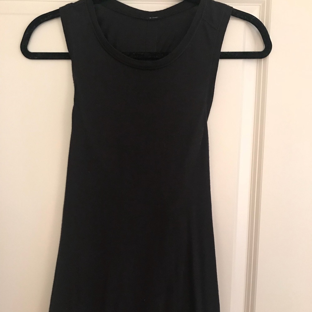 Lululemon tie back workout tank, size 8 in black